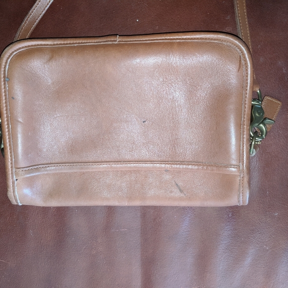 Coach smaller clutch carry purse - Picture 2 of 8